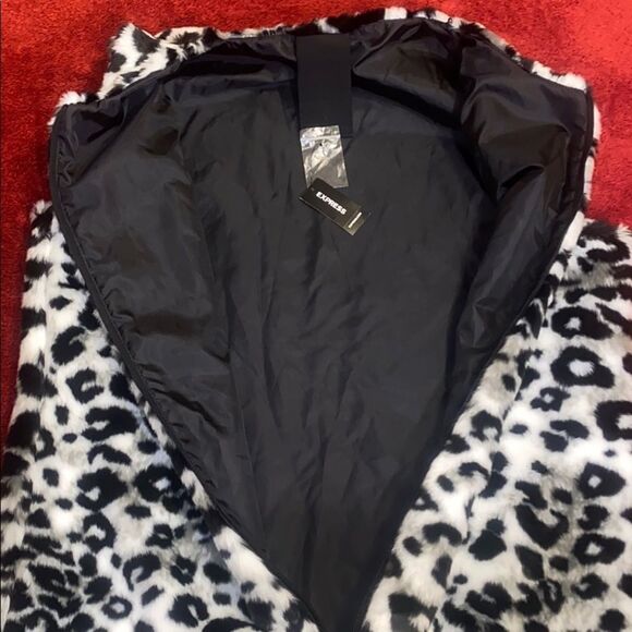 Express Women's Cheetah Print Black White Vest - Picture 5 of 6